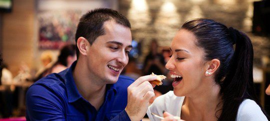 Aprovecha una cena para seducir a tu pareja