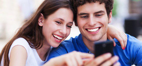 Si tenéis amigos en común, cread grupos de conversación
