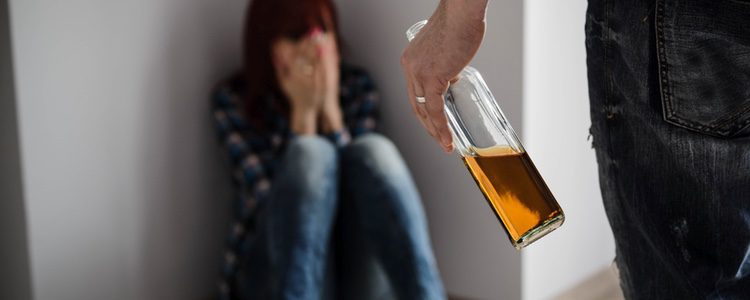 Durante la resaca los alcohólicos no quieren tener contacto con nadie