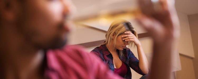 Tienes que concienciar a tu pareja sobre los problemas que ocasiona el alcohol