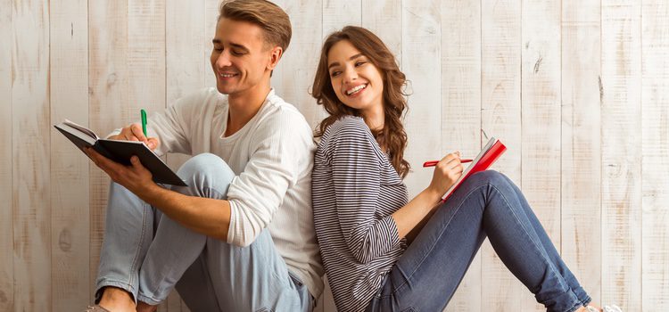 Puede ser divertido que tu pareja y tu intercambiéis cartas de amor