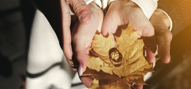 El otoño es una estación que por diversos aspectos se convierte en idónea para celebrar una boda