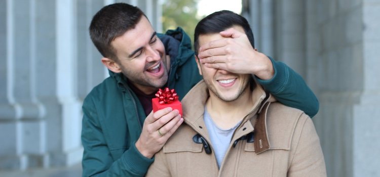 Haz que tu pareja se quede sin palabras cuando abra sus regalos