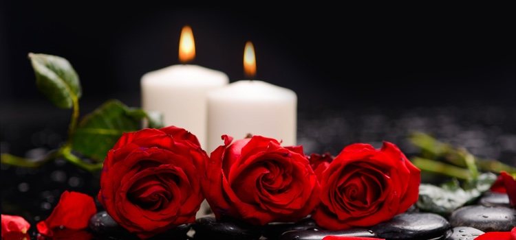 Con unas velas aromáticas y unas rosas siempre se acierta