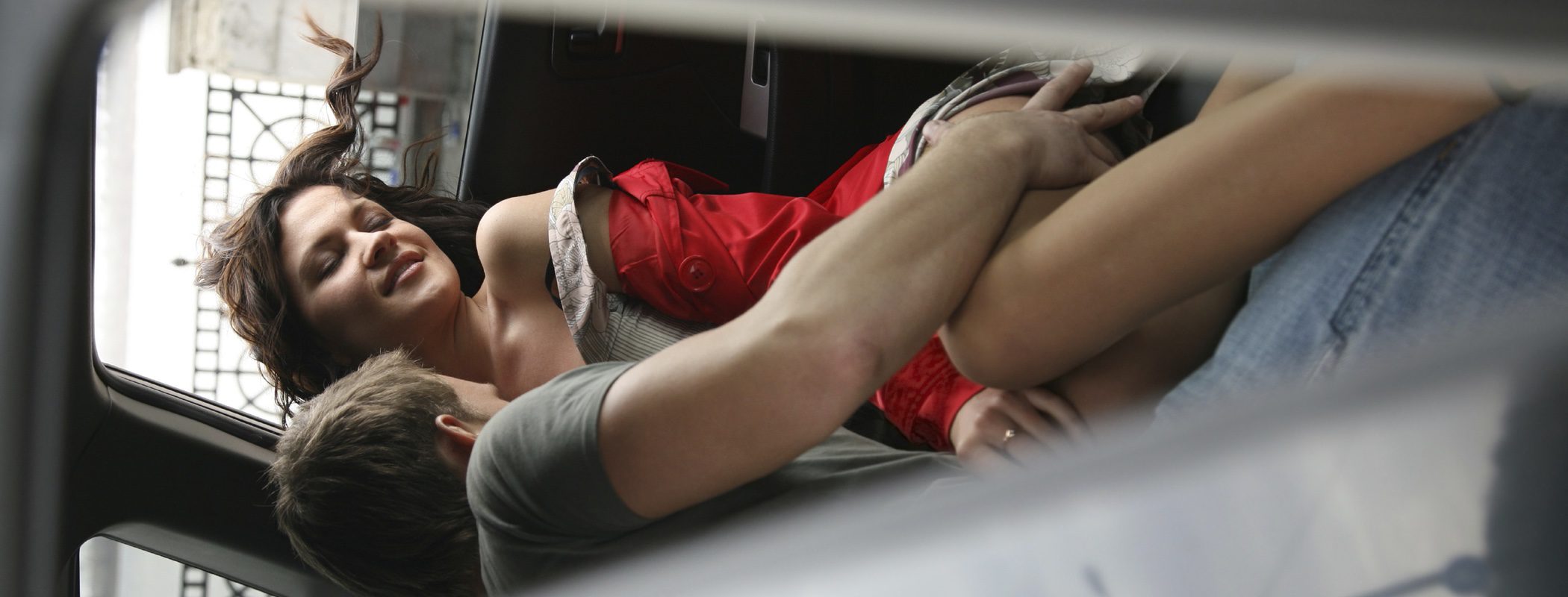 Sexo en el coche: consejos y posturas