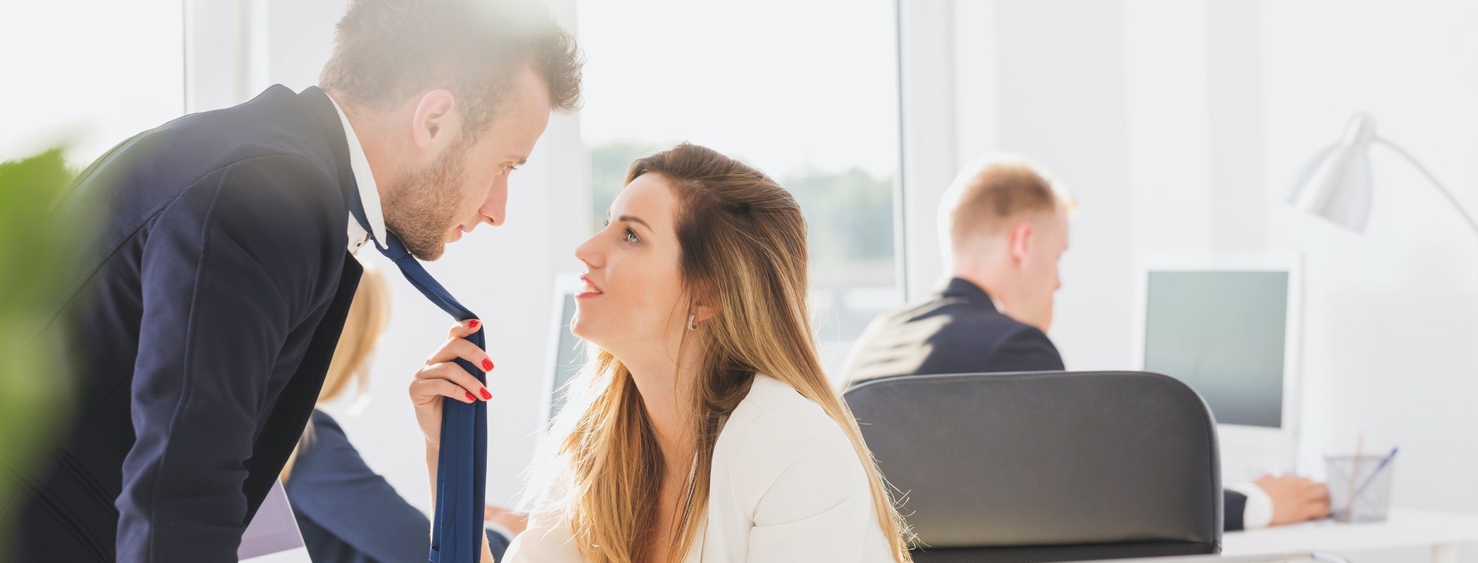 Relaciones sentimentales entre compañeros de trabajo: ¿Beneficios o problemas?