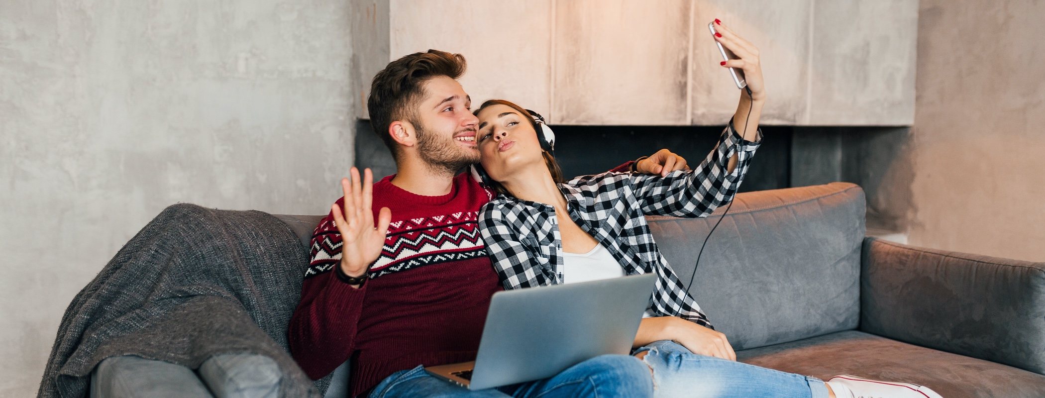 Mi pareja comparte nuestra vida en las redes sociales: ¿Cómo le hago parar?