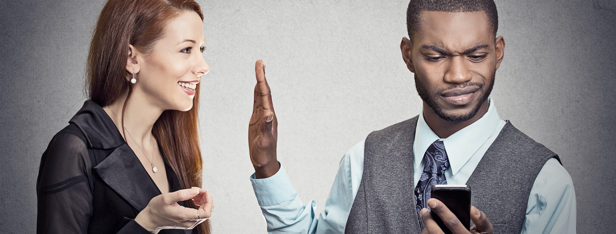 Phubbing: un problema que podría acabar con tu relación de pareja