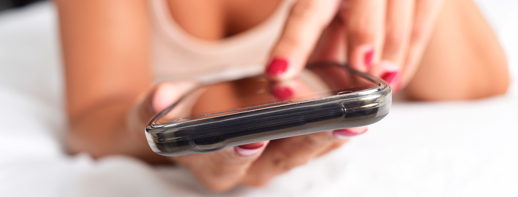Los peligros del sexting: conoce los riesgos de enviar tus fotos desnudo