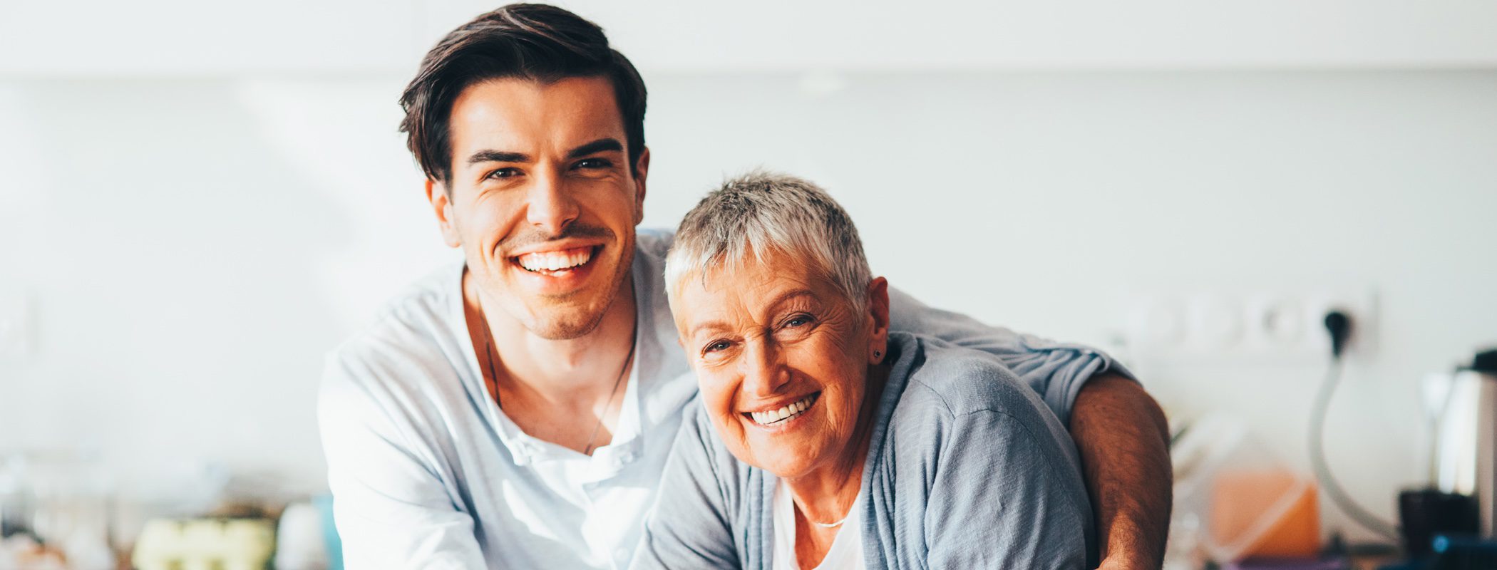 Mi novio vive con su madre: ¿tengo que huir?