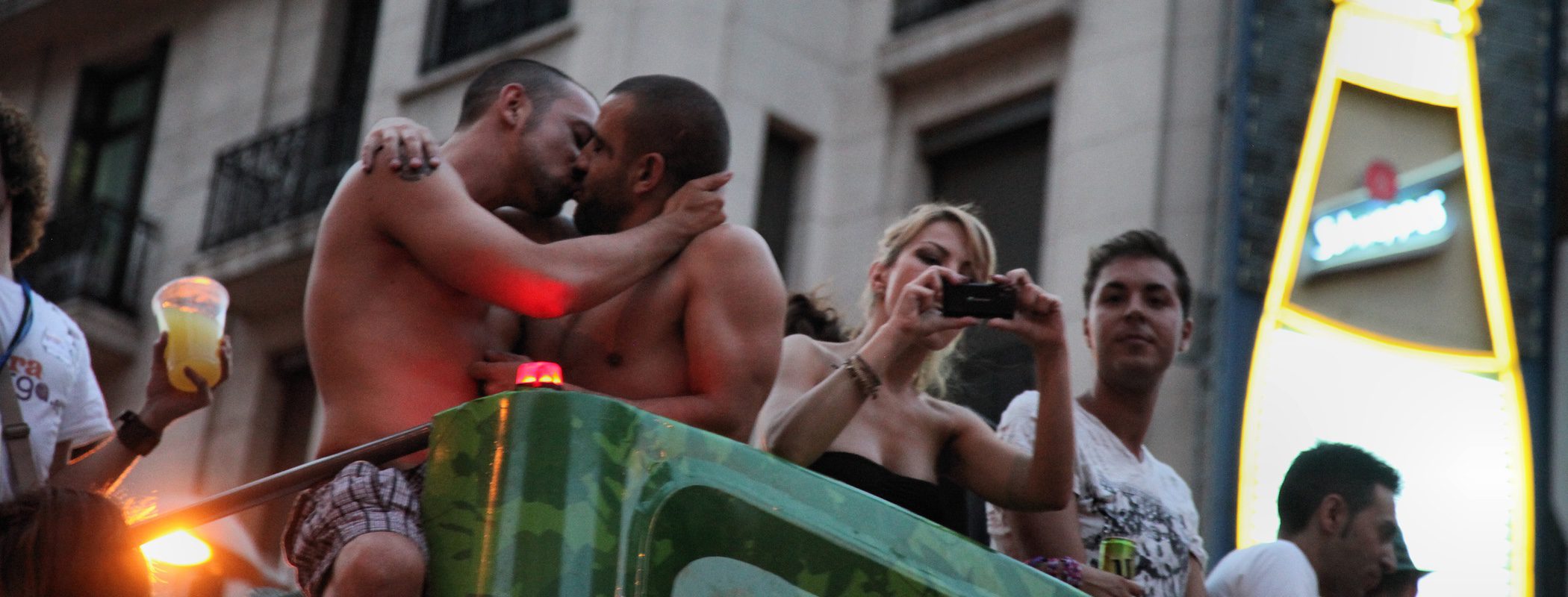 ¿Son los hombres gays más promiscuos que los hombres heterosexuales?