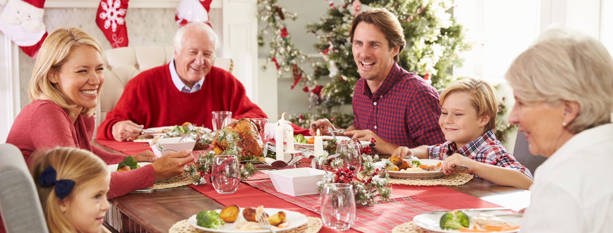 Cómo soportar a tus suegros y cuñados en Navidad