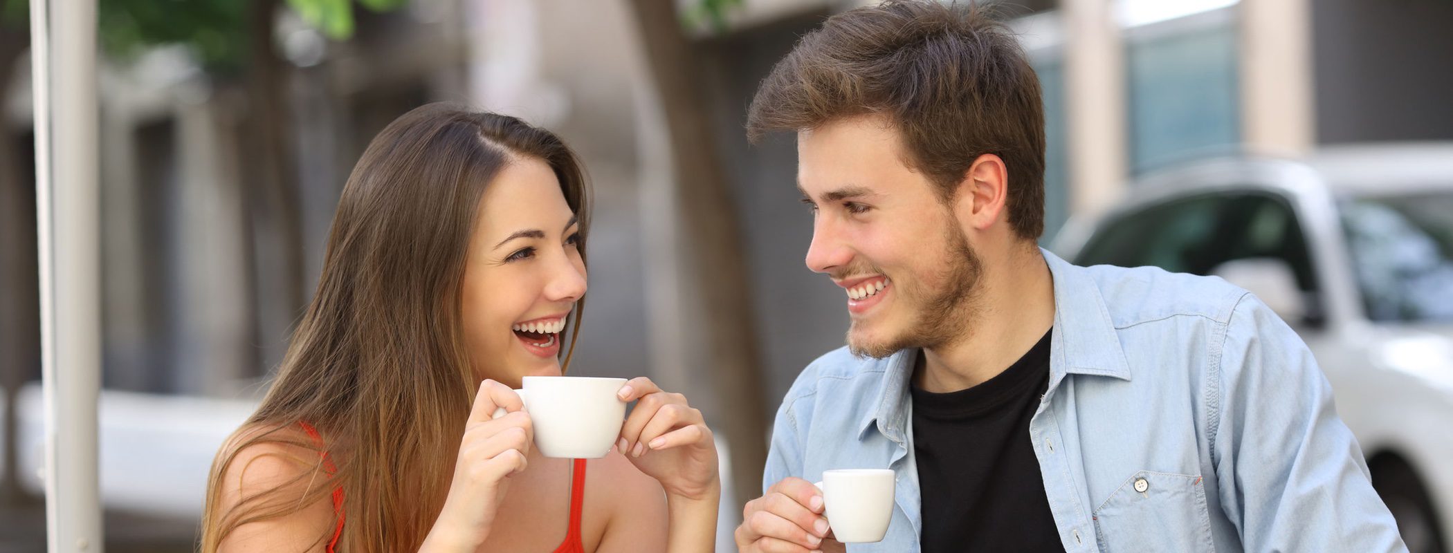 5 defectos tontos que le sacas a una mujer en la primera cita