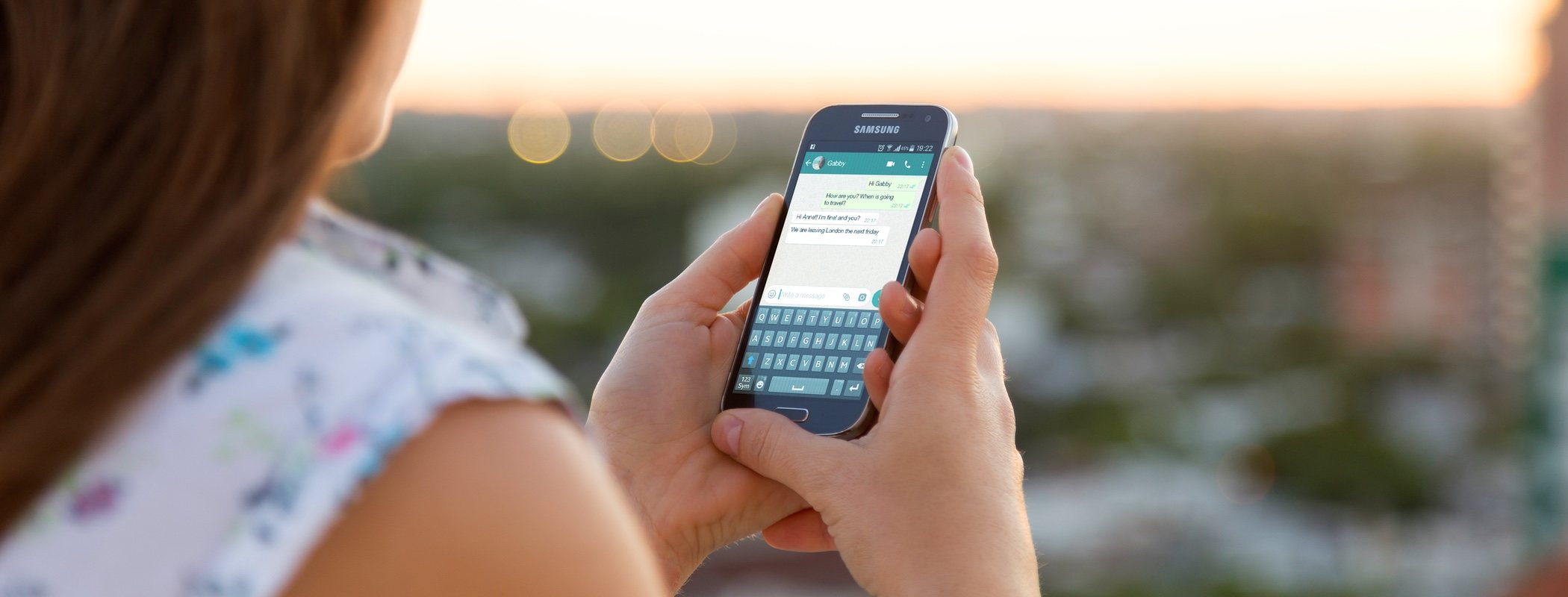 Mi pareja me ha dejado por Whatsapp ¿cómo reacciono?