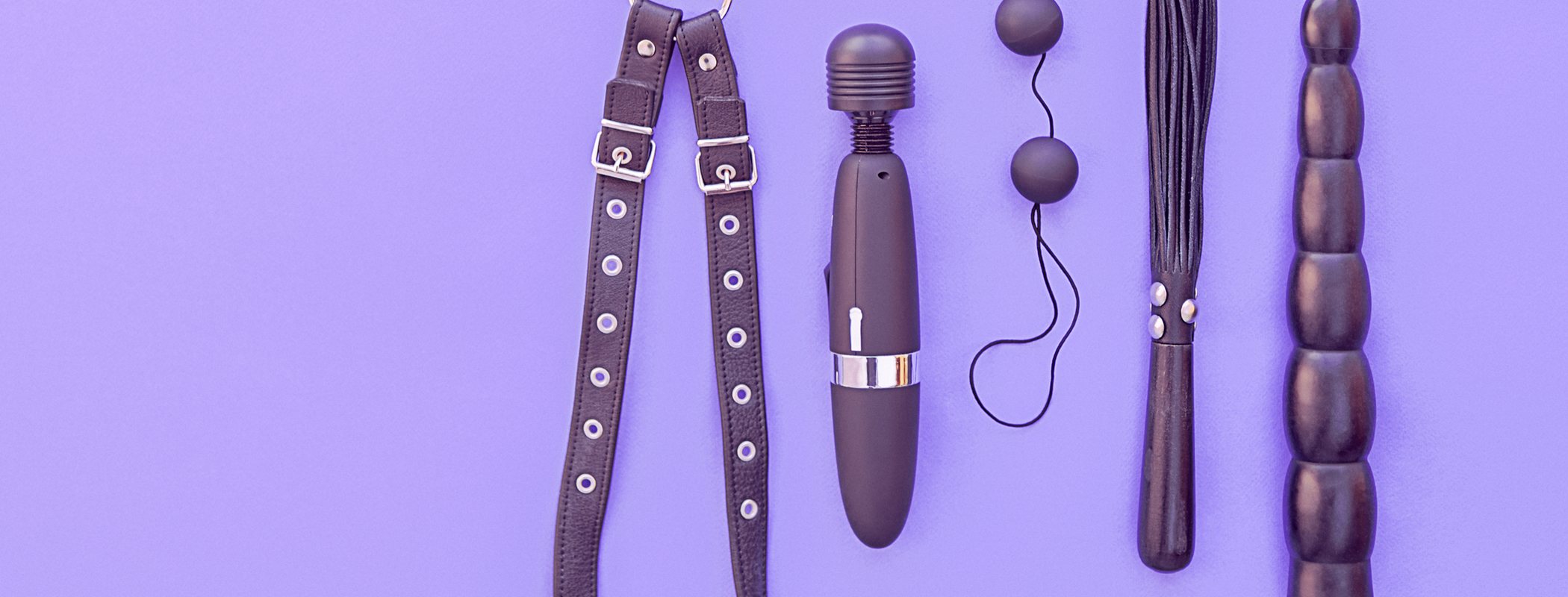 Qué es el pegging: disfruta del sexo con arneses