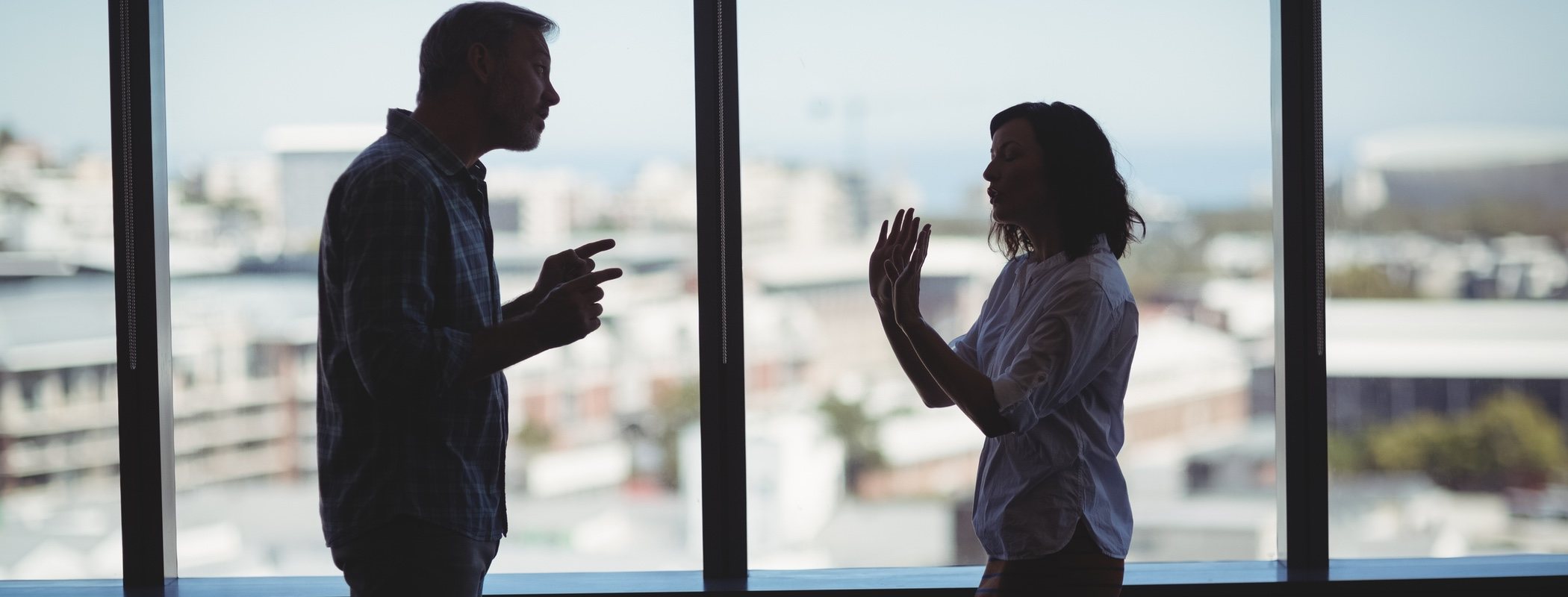 Mi pareja me ha dejado y trabajamos juntos: ¿Cómo lo afronto?