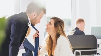 Relaciones sentimentales entre compañeros de trabajo: ¿Beneficios o problemas?