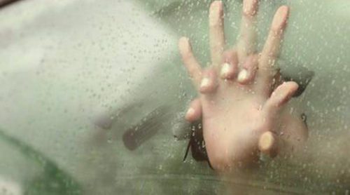 5 posturas para hacer el amor en el coche