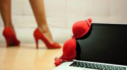 He pillado a mi pareja viendo porno: ¿qué puedo hacer?