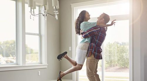 Relaciones de pareja: ¿Cuándo es el momento para irnos a vivir juntos?