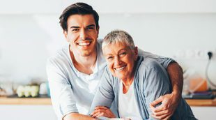 Mi novio vive con su madre: ¿tengo que huir?